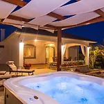 Vilă Lara With Pool&whirpool&pet Friendly&100m From The Sea- Rab By Guide *
