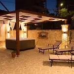 Lara With Pool&whirpool&pet Friendly&100m From The Sea- Rab By Guide Vilă Rab Town