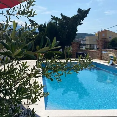 Lara With Pool&whirpool&pet Friendly&100m From The Sea- Rab By Guide *