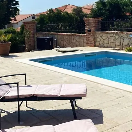 Lara With Pool&whirpool&pet Friendly&100m From The Sea- Rab By Guide * راب