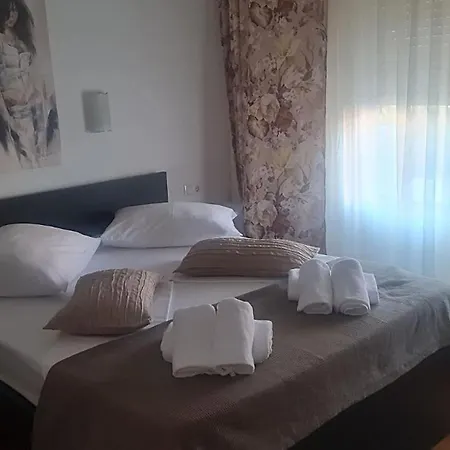 Lara With Pool&whirpool&pet Friendly&100m From The Sea- Rab By Guide * راب