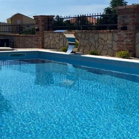 别墅 Lara With Pool&whirpool&pet Friendly&100m From The Sea- Rab By Guide 拉布
