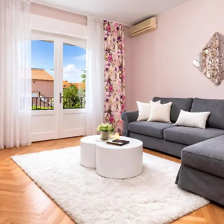Lara With Pool&whirpool&pet Friendly&100m From The Sea- Rab By Guide *