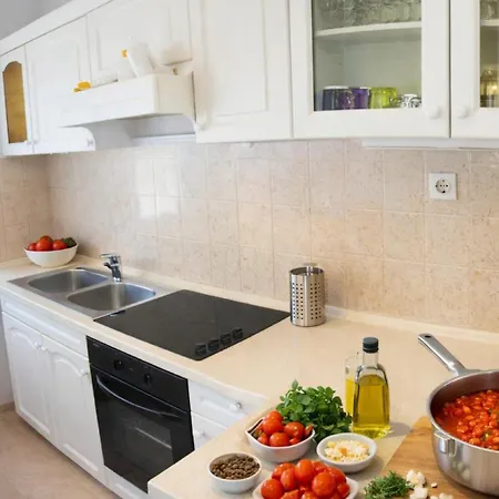 Lara With Pool&whirpool&pet Friendly&100m From The Sea- Rab By Guide *