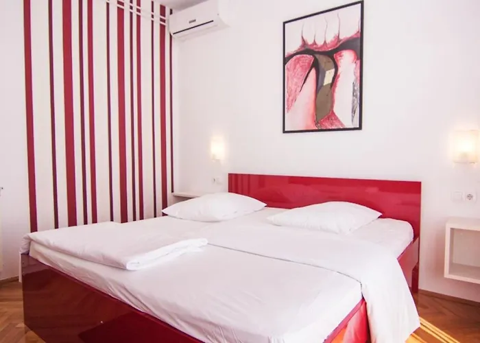 Lara With Pool&whirpool&pet Friendly&100m From The Sea- Rab By Guide *