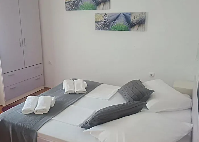 Lara With Pool&whirpool&pet Friendly&100m From The Sea- Rab By Guide 빌라