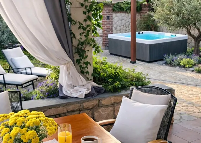 Lara With Pool&whirpool&pet Friendly&100m From The Sea- Rab By Guide 빌라 *