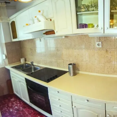 Lara With Pool&whirpool&pet Friendly&100m From The Sea- Rab By Guide Willa Rab Town