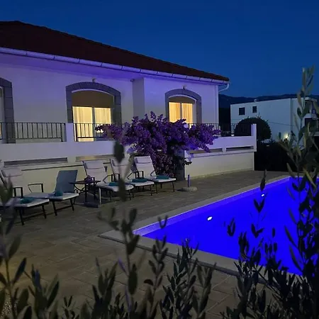 Lara With Pool&whirpool&pet Friendly&100m From The Sea- Rab By Guide Willa
