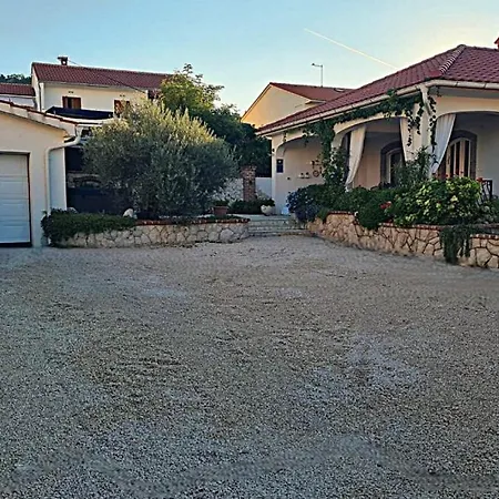 Lara With Pool&whirpool&pet Friendly&100m From The Sea- Rab By Guide