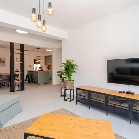 Lara With Pool&whirpool&pet Friendly&100m From The Sea- Rab By Guide * 拉布