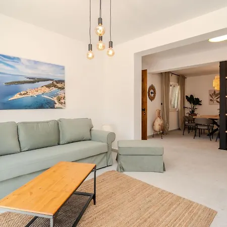 Lara With Pool&whirpool&pet Friendly&100m From The Sea- Rab By Guide