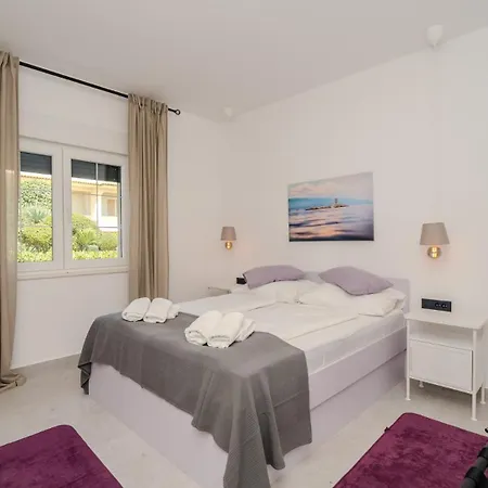 Lara With Pool&whirpool&pet Friendly&100m From The Sea- Rab By Guide *