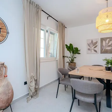 Lara With Pool&whirpool&pet Friendly&100m From The Sea- Rab By Guide 别墅 *