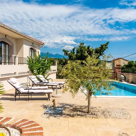 Lara With Pool&whirpool&pet Friendly&100m From The Sea- Rab By Guide