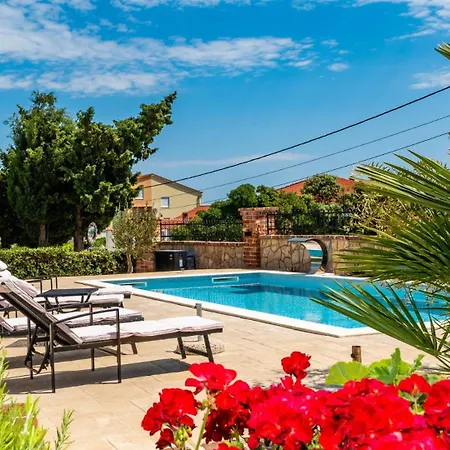 Lara With Pool&whirpool&pet Friendly&100m From The Sea- Rab By Guide Villa *