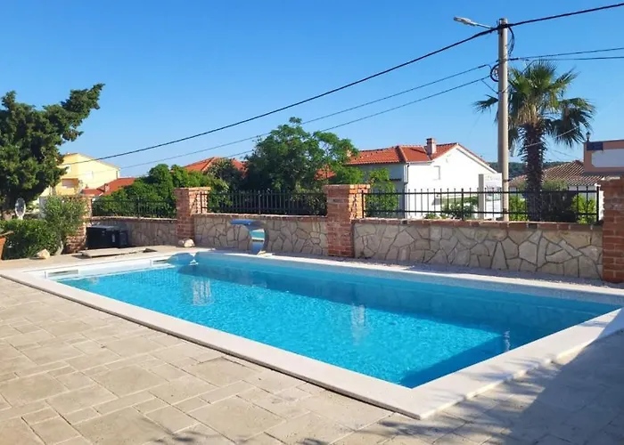 Lara With Pool&whirpool&pet Friendly&100m From The Sea- Rab By Guide Rab Town