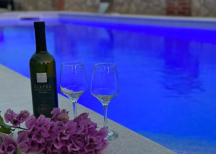 Lara With Pool&whirpool&pet Friendly&100m From The Sea- Rab By Guide Vila