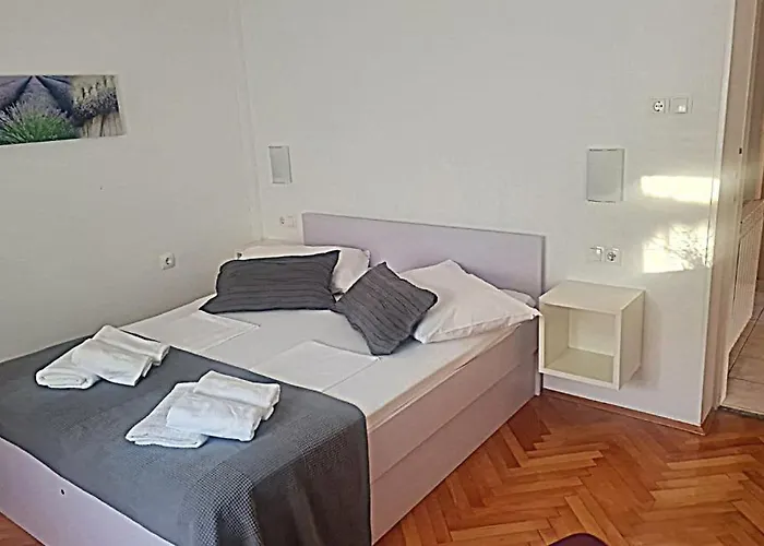 Lara With Pool&whirpool&pet Friendly&100m From The Sea- Rab By Guide Vila Rab Town