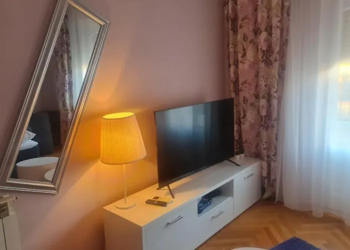 Lara With Pool&whirpool&pet Friendly&100m From The Sea- Rab By Guide