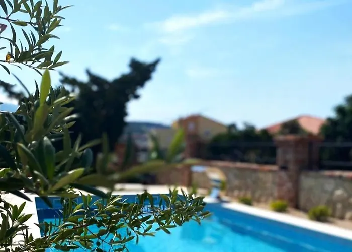 Vila Lara With Pool&whirpool&pet Friendly&100m From The Sea- Rab By Guide *