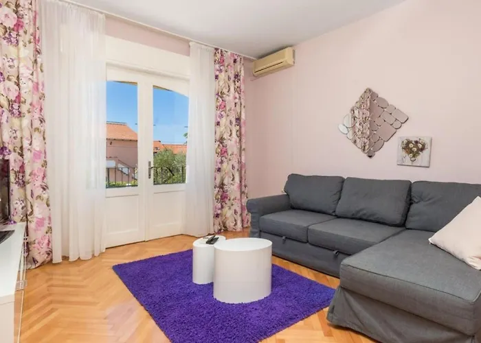 Lara With Pool&whirpool&pet Friendly&100m From The Sea- Rab By Guide * Rab Town